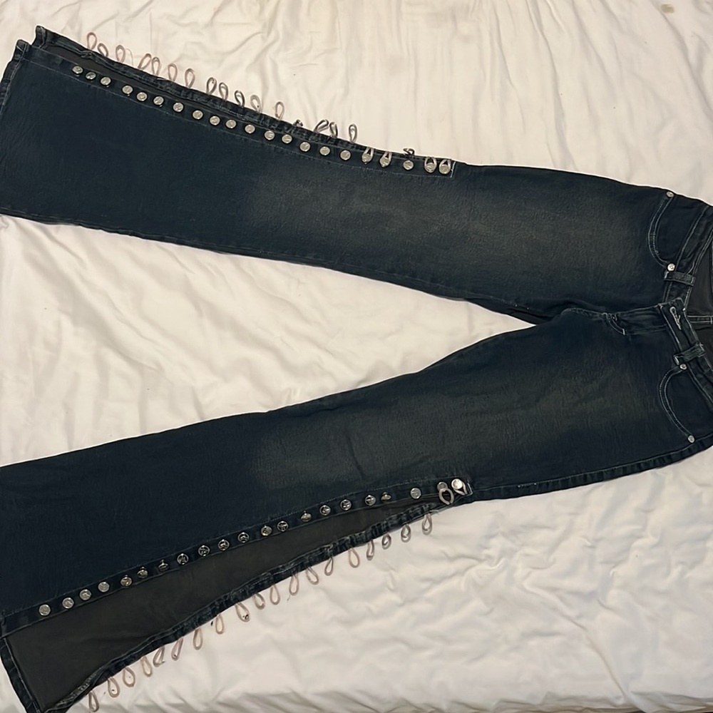 Unique stylish flare jeans.
